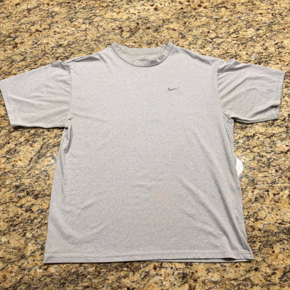 Nike Dri-FIT Mens Small Gray Short Sleeve Training T-Shirt Swoosh Logo Tee ws